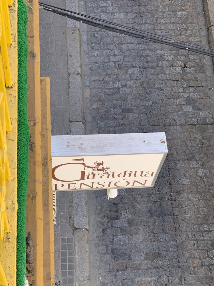 Pensión Giraldilla Sevilla Exterior foto